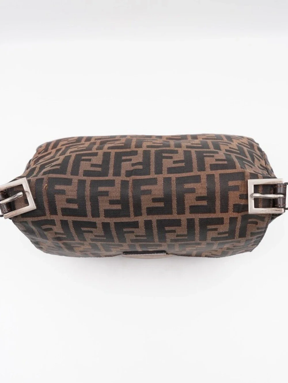 CO20 💟 FENDI Zucca Mama Baguette Tobacco